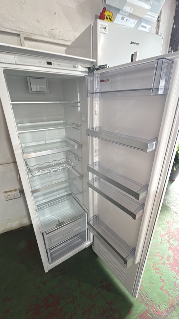 R3993802 FRIGORÍFICO VERTICAL PANELABLE 179X55 NEFF ACERO